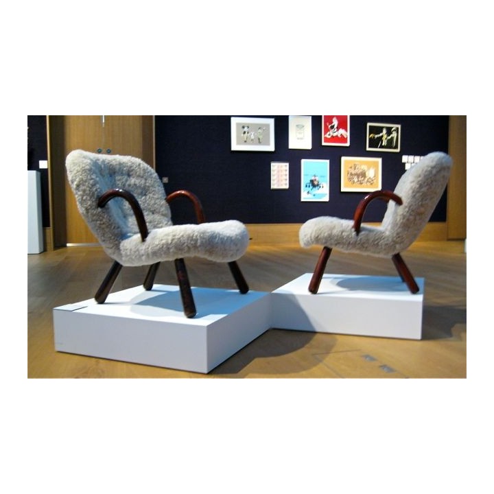 Plinth makers for Bonhams London