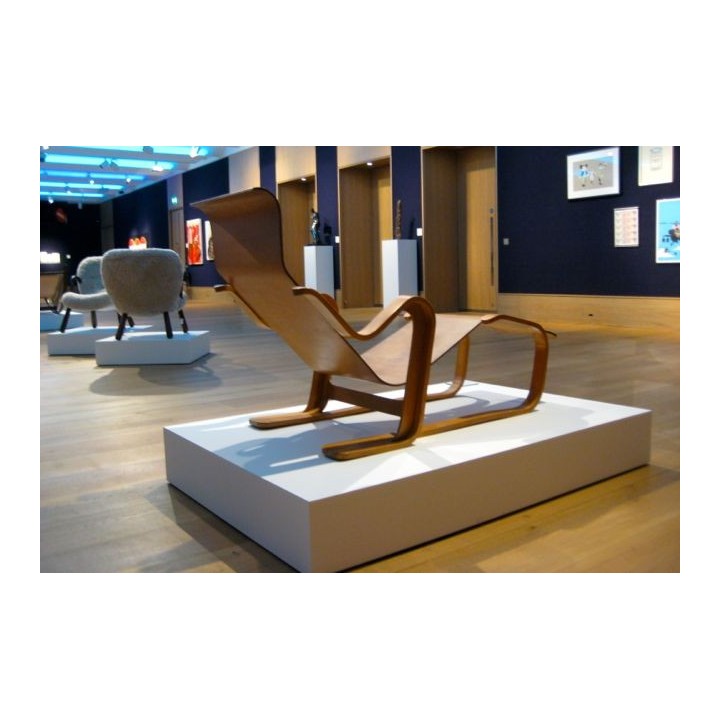 Plinth makers for Bonhams London