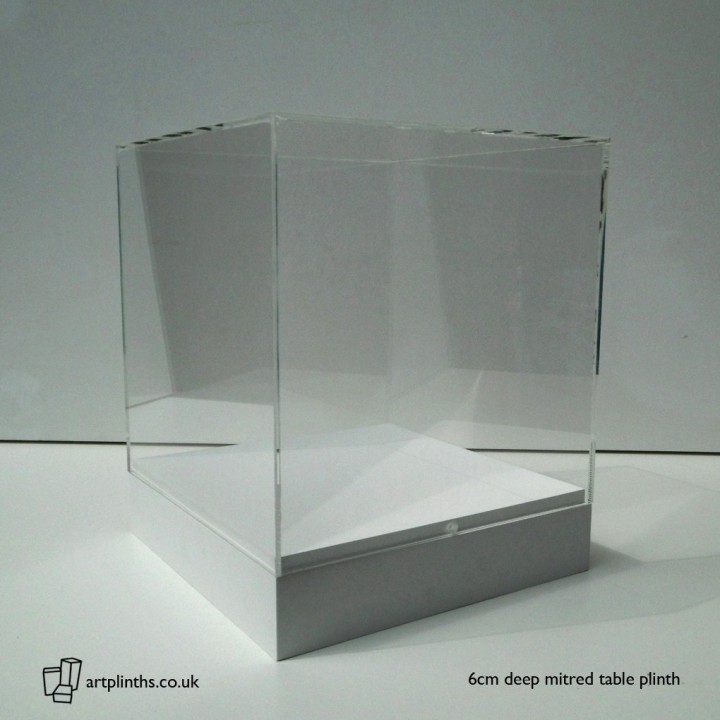 SALE Perspex display case 30cm 