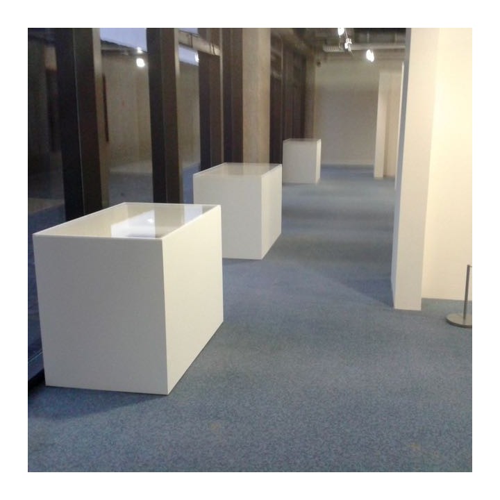 Vitrine/ Table plinth Glass 