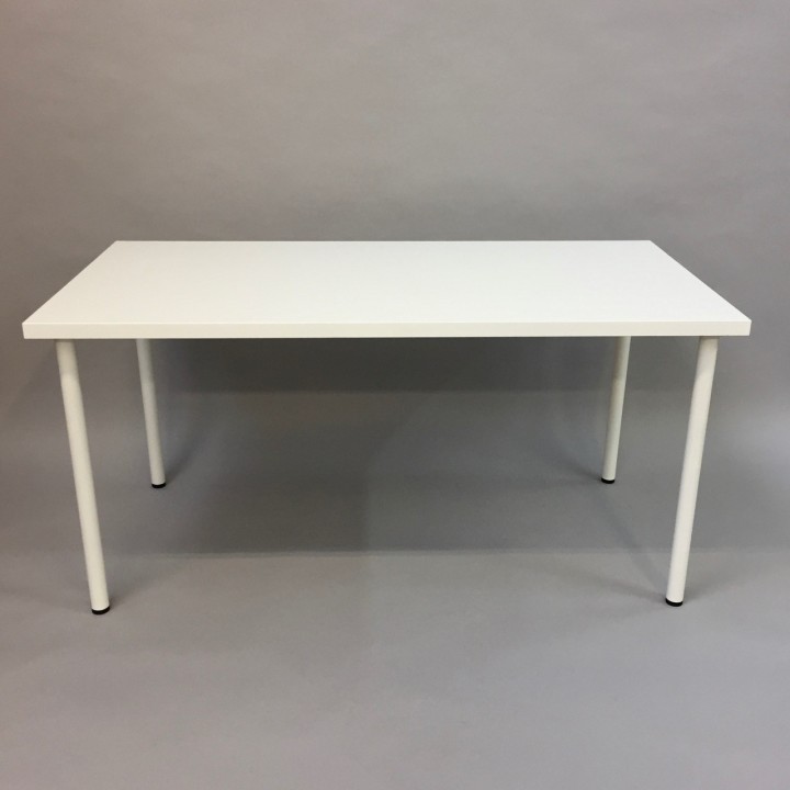 Table with steel legs HIRE