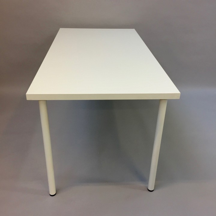 Table with steel legs HIRE