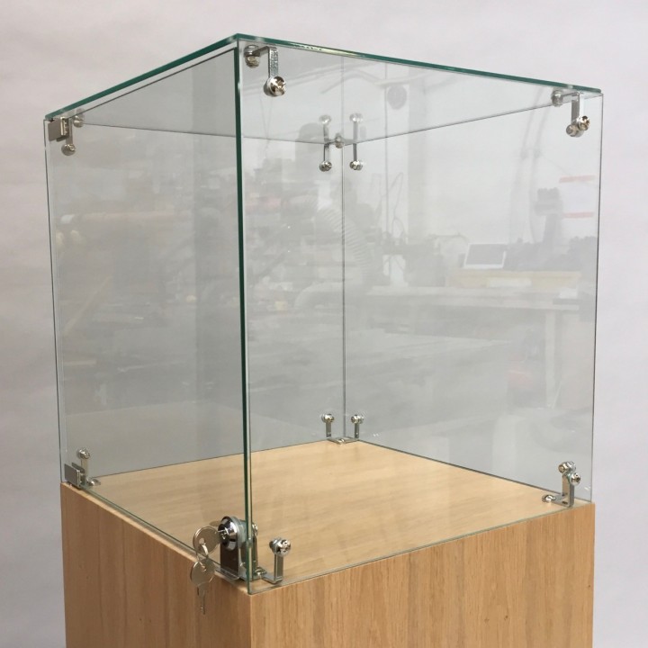 Optional glass case for hardwood plinths